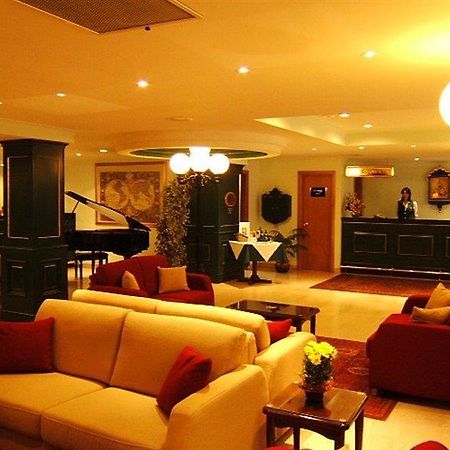 The Crown Hotel Buġibba Extérieur photo