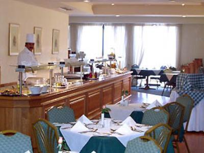 The Crown Hotel Buġibba Extérieur photo