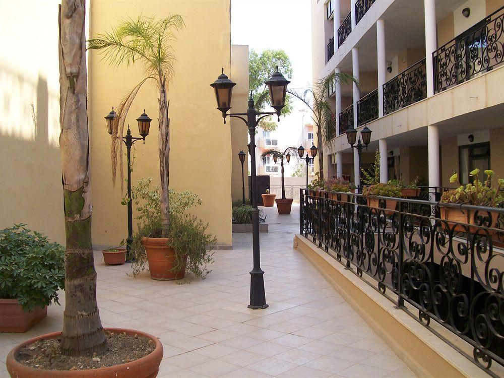 The Crown Hotel Buġibba Extérieur photo