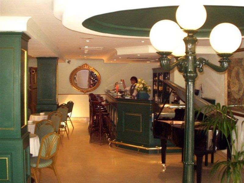 The Crown Hotel Buġibba Extérieur photo