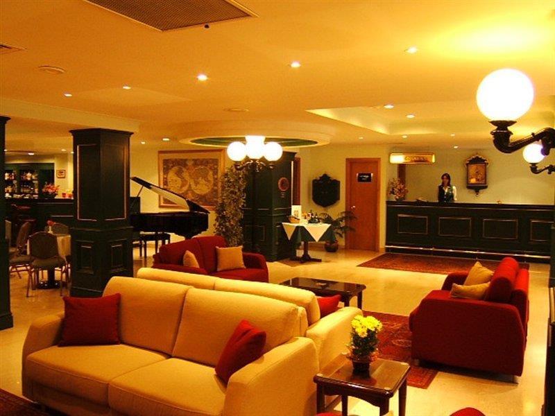 The Crown Hotel Buġibba Extérieur photo