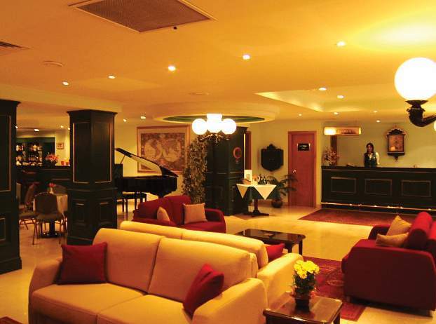 The Crown Hotel Buġibba Extérieur photo