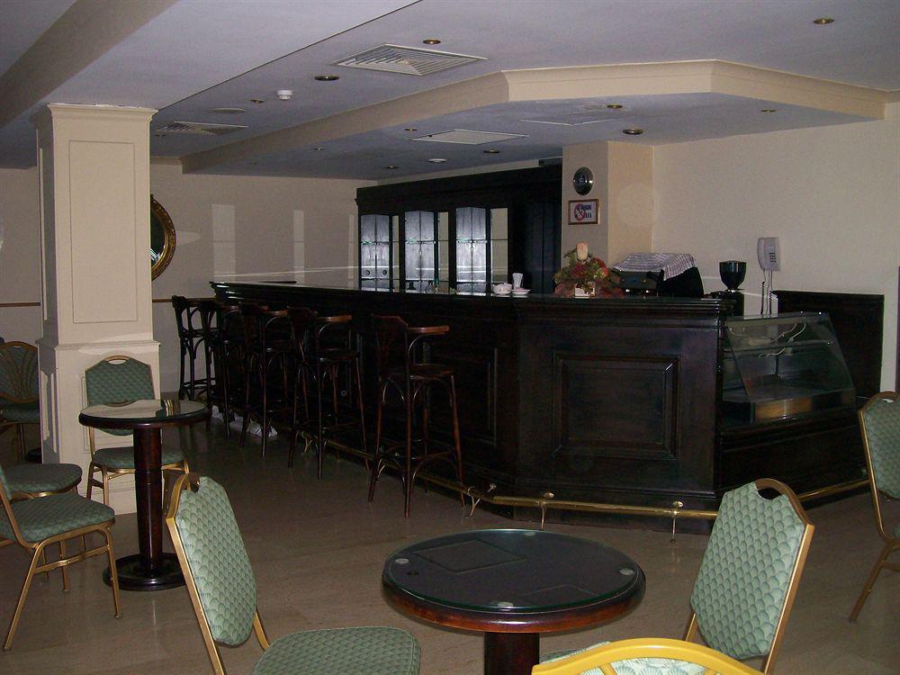 The Crown Hotel Buġibba Extérieur photo